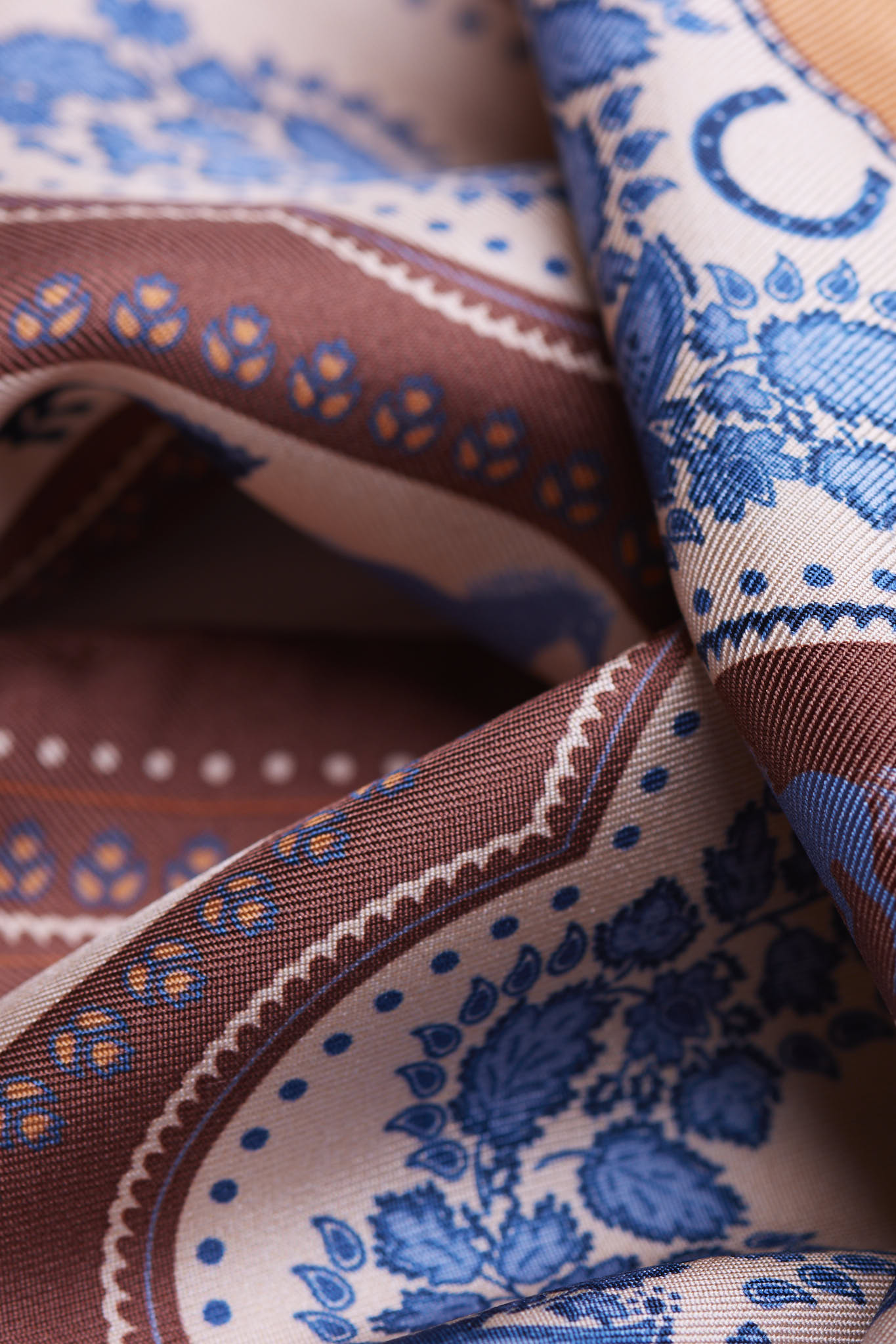 Small Equestrian Moka Silk
