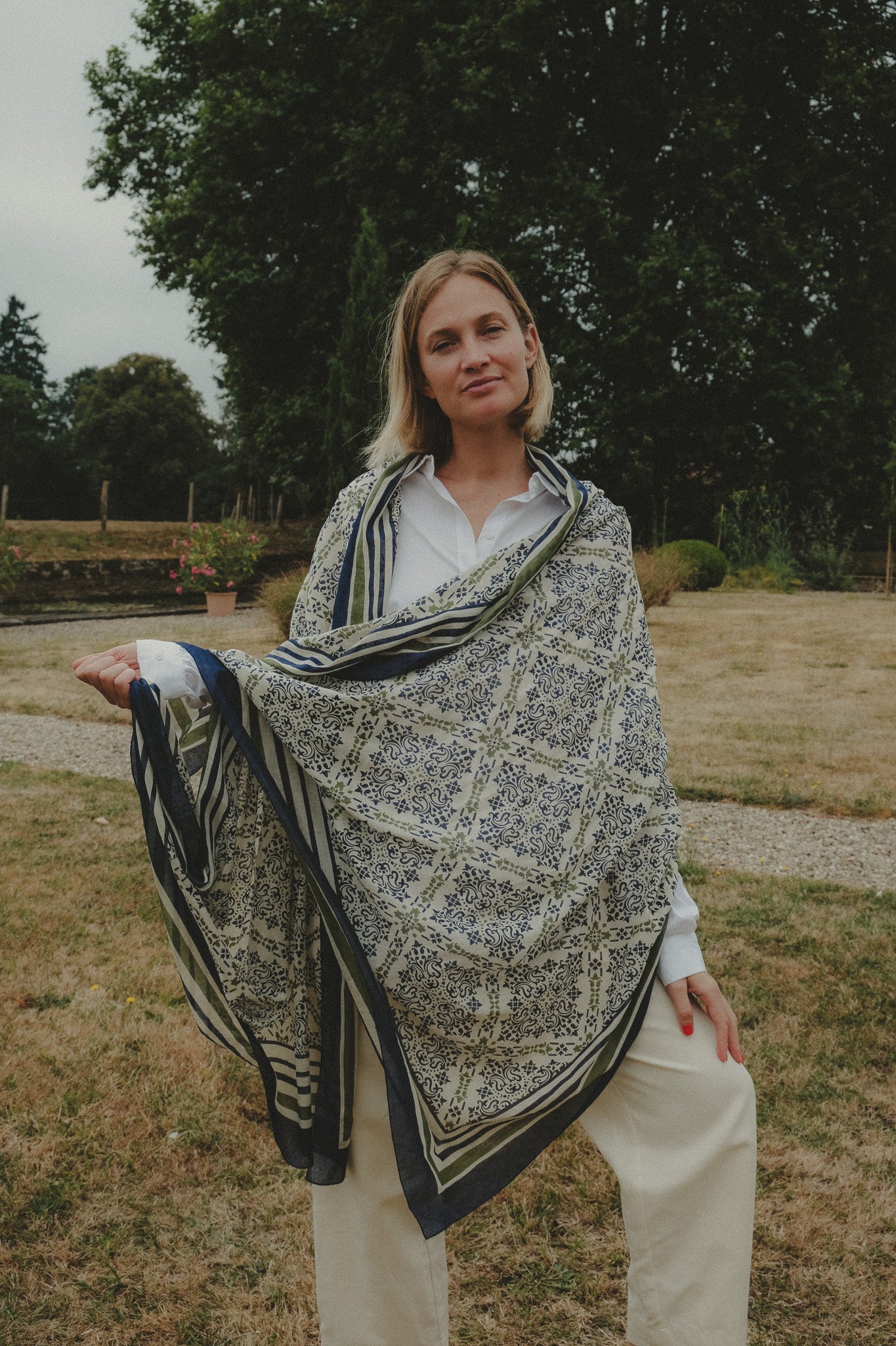 Azulejos Navy Sarong
