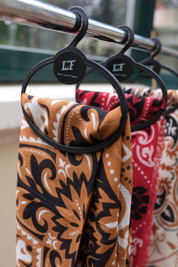 Scarf hanger